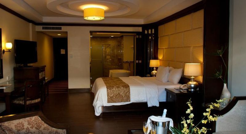 Resort Breakfast At Monaco - Palais Boracay