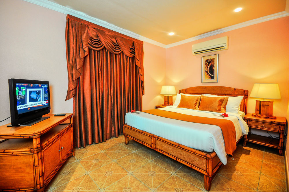 Resort Breakfast At Monaco - Palais Boracay Manoc-Manoc