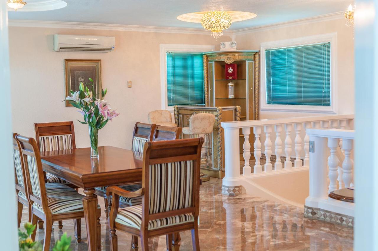 Breakfast At Monaco - Palais Boracay 4*